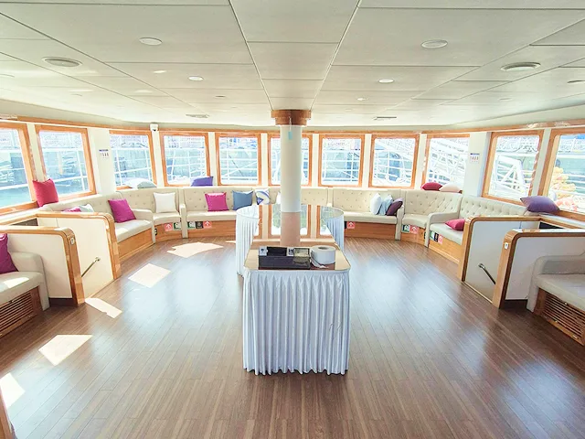 Foto kapal katamaran Midas722